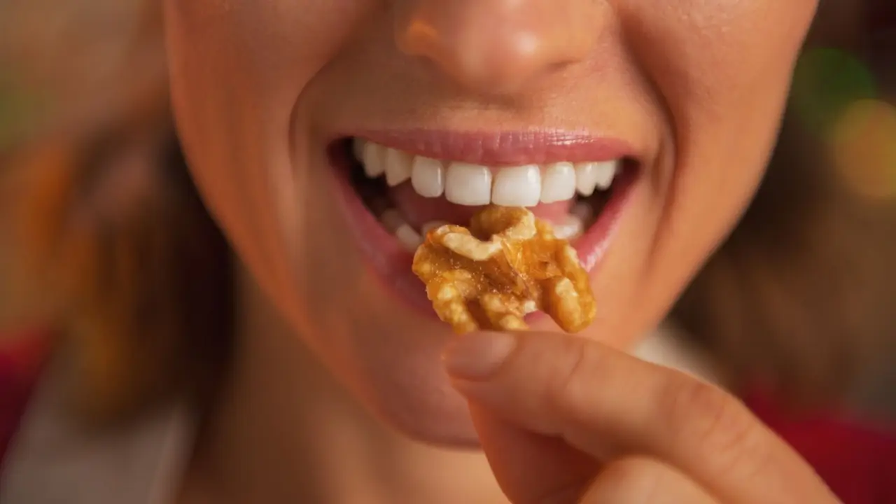 Come rimuovere il tartaro rapidamente con un rimedio naturale approvato dai dentisti Immagine selezionata