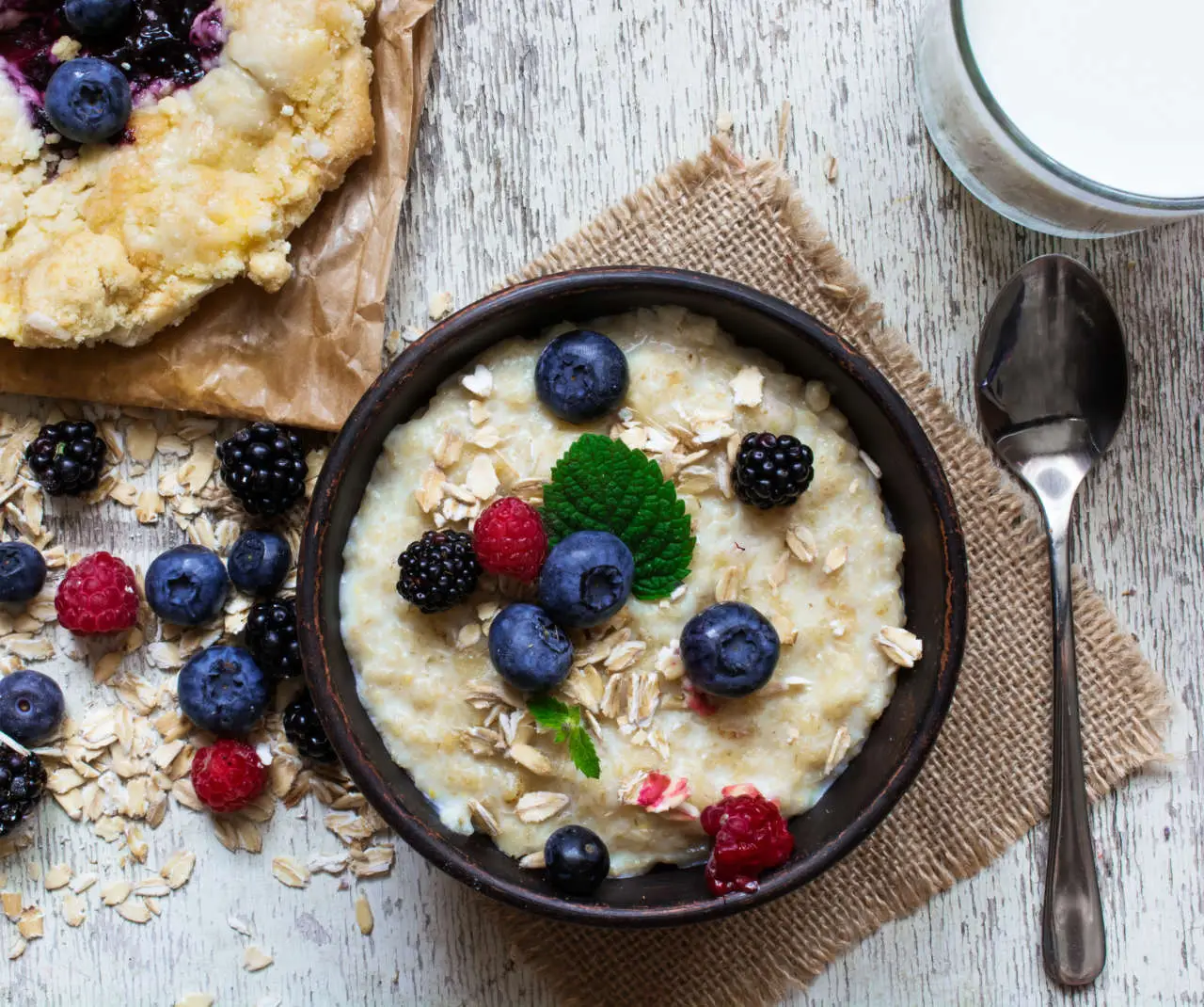 Sei validi motivi per inserire più avena nella dieta quotidiana, benefici garantiti per la salute Immagine selezionata