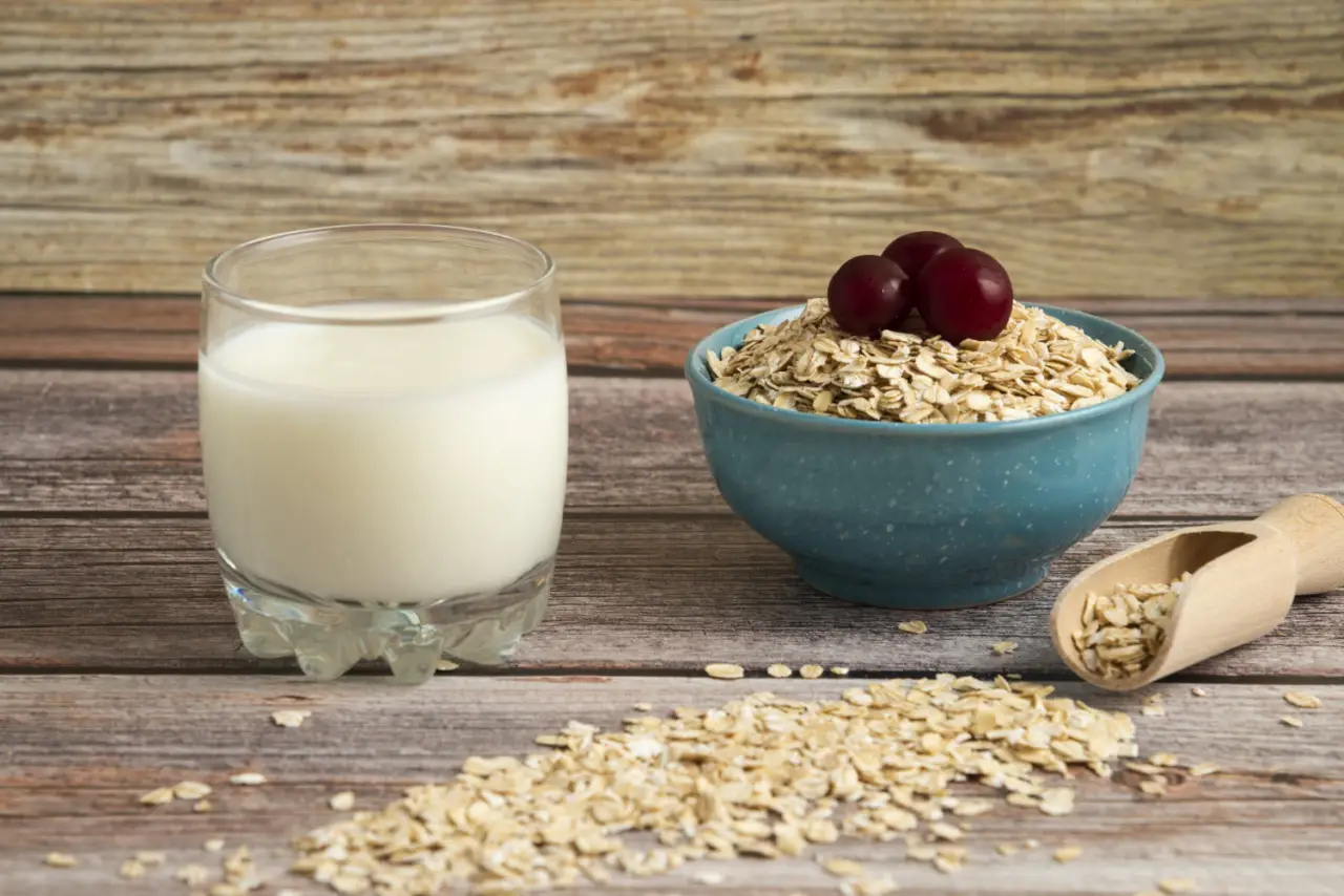 Sei validi motivi per inserire più avena nella dieta quotidiana, benefici garantiti per la salute Immagine selezionata
