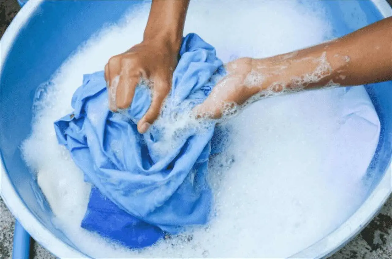 Il metodo di lavaggio poco conosciuto che garantisce vestiti perfettamente puliti Immagine selezionata