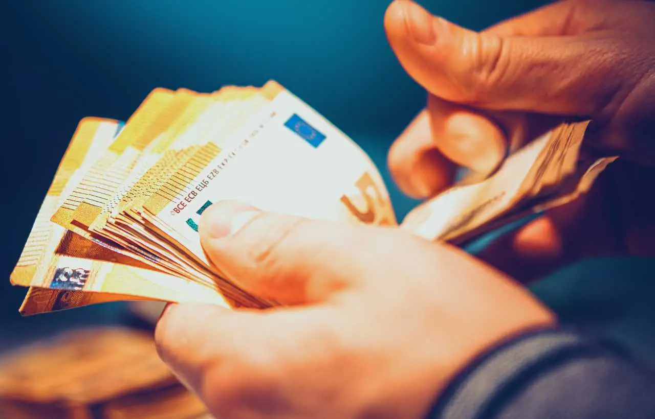 Pagamenti digitali pronti a rivoluzionare il modo in cui spendiamo, abbandonando contanti e carte Immagine selezionata