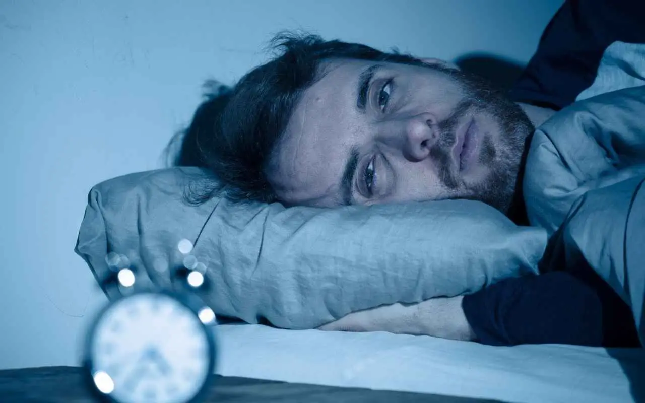 Bere latte prima di dormire può compromettere la qualità del sonno: ecco i motivi Bere latte prima di dormire può compromettere la qualità del sonno: ecco i motivi