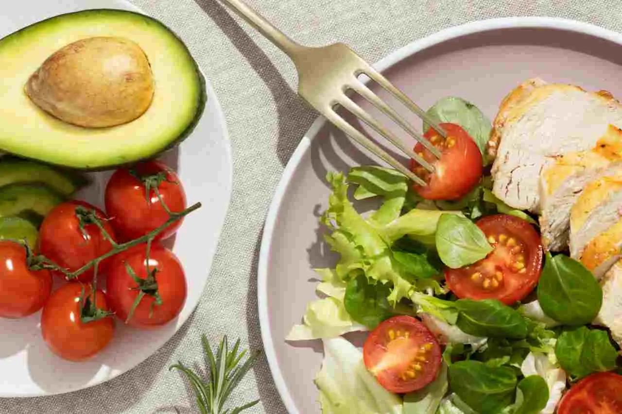 Gli alimenti da evitare a cena per non compromettere il sonno Gli alimenti da evitare a cena per non compromettere il sonno