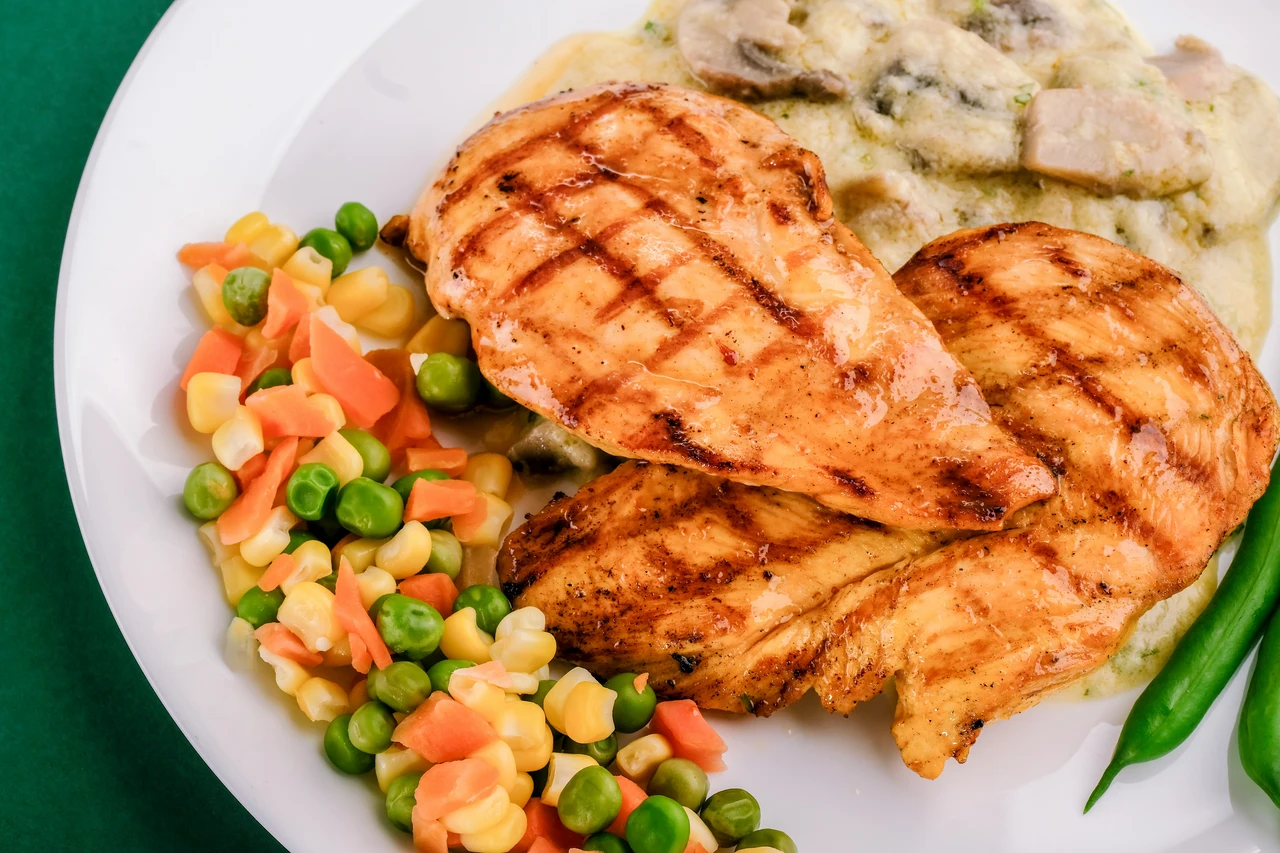 Gli alimenti da evitare a cena per non compromettere il sonno Gli alimenti da evitare a cena per non compromettere il sonno