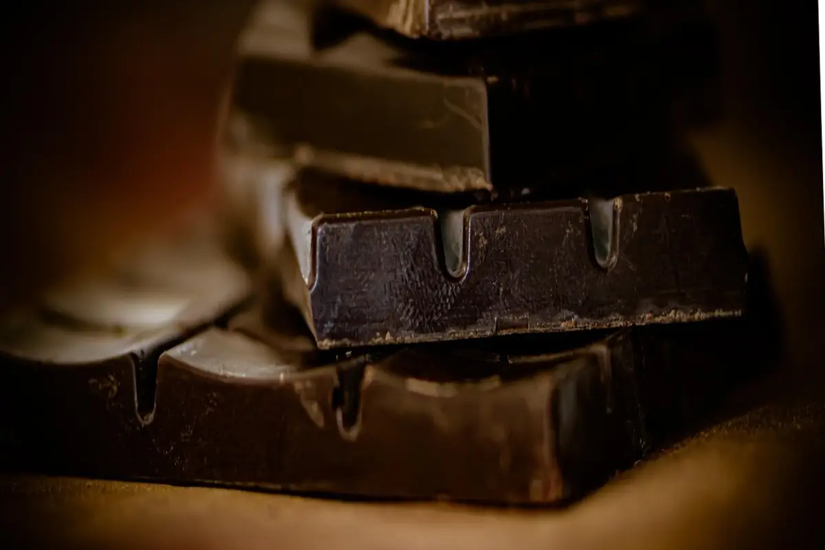 Come mangiare il cioccolato fondente per fare bene al cuore Come mangiare il cioccolato fondente per fare bene al cuore